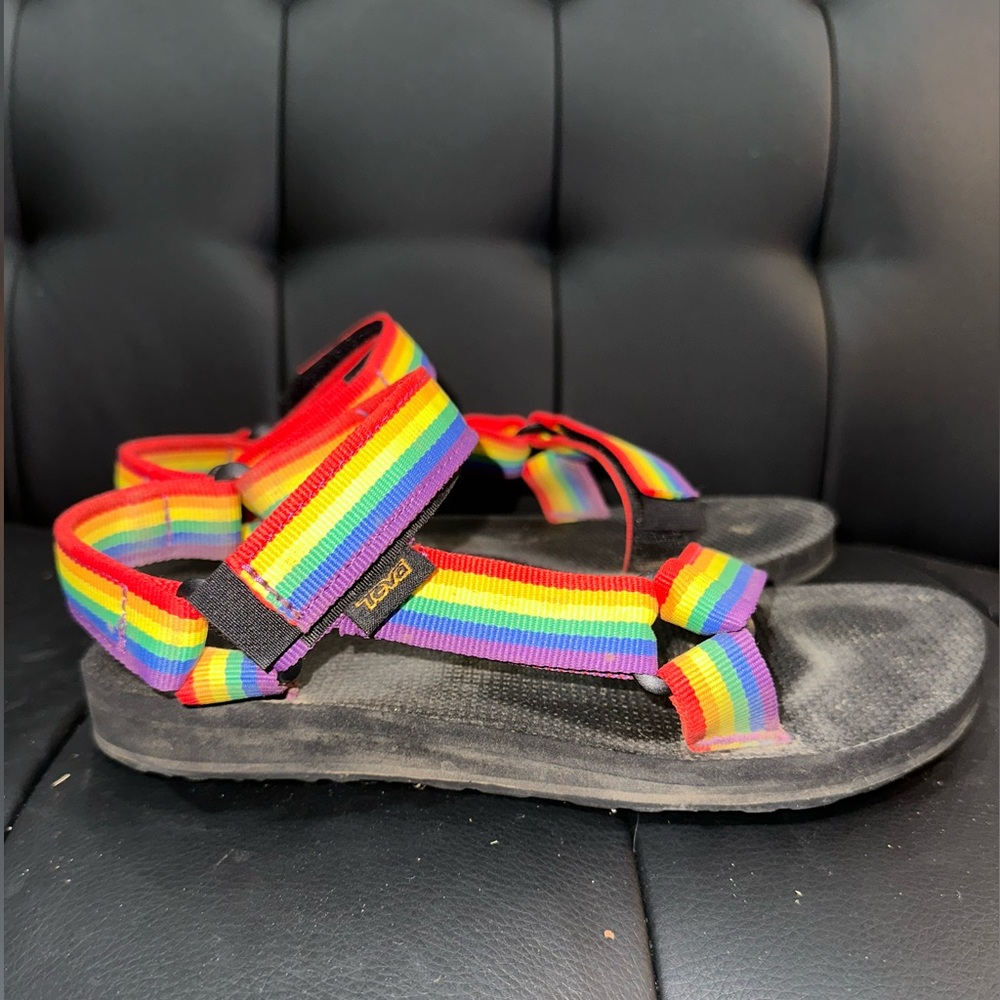 🌈 Rainbow Tevas 🌈